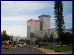 Central San Salvador 01 - Centro Financiero Gigante